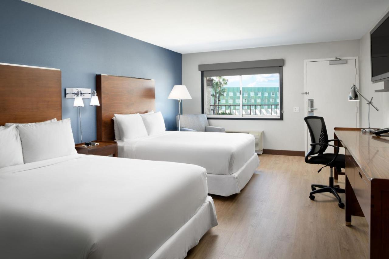 Guest room, 2 Queen, Pool view,1404925829:JPEG