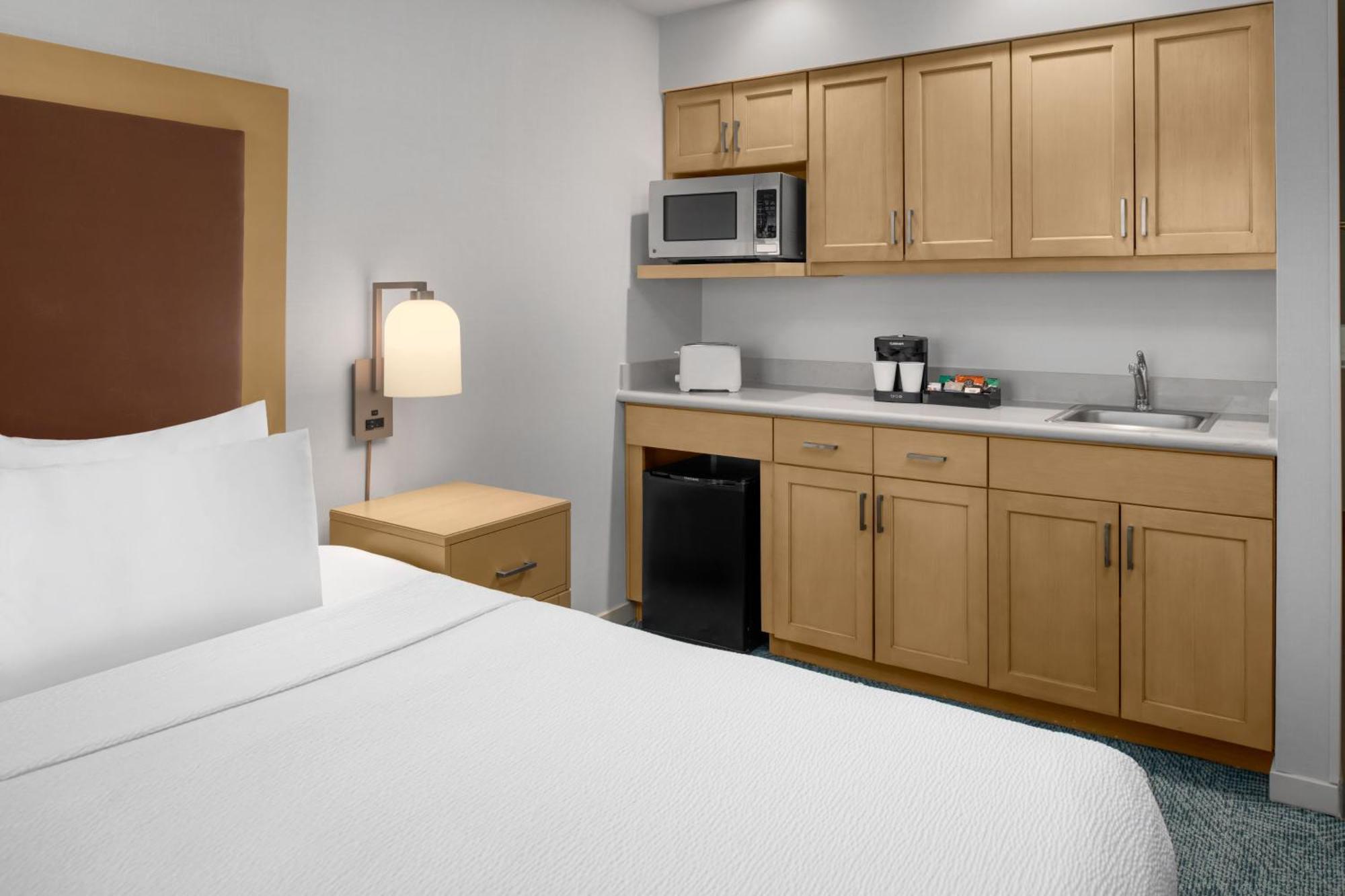 Standard King Room - Hearing Accessible/Non-Smoking