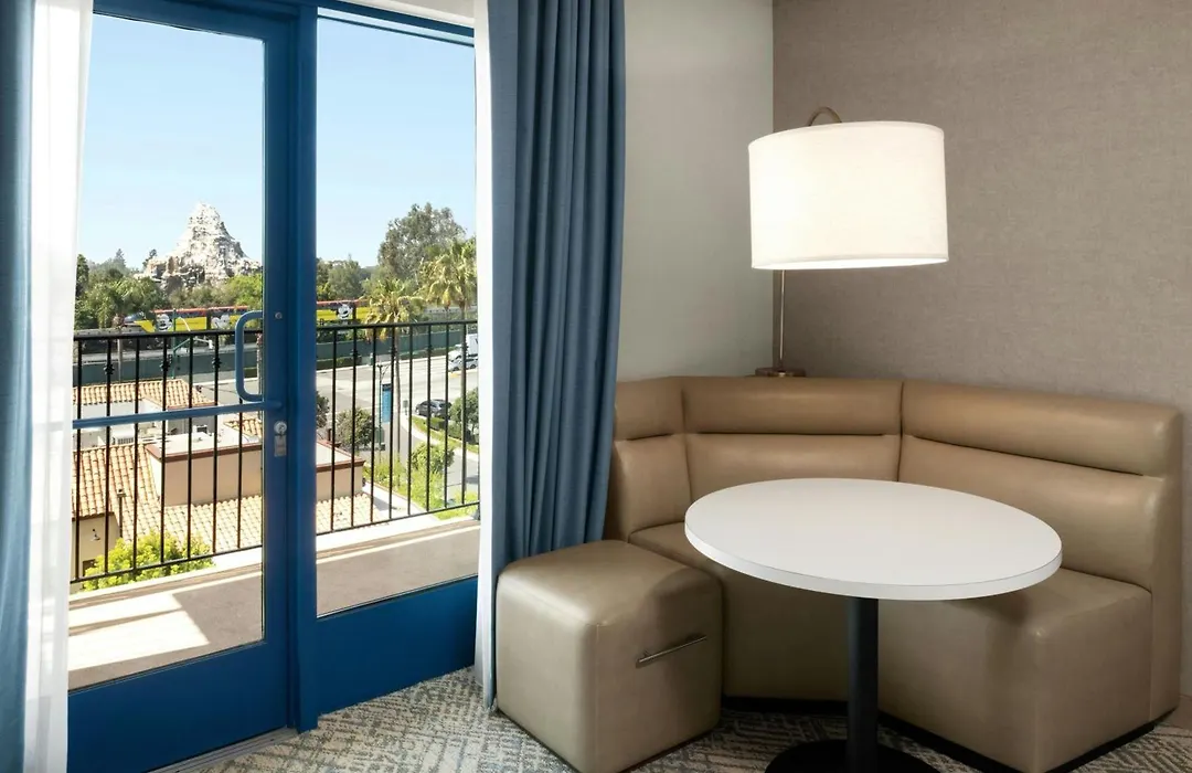 Courtyard By Marriott Anaheim Theme Park Entrance-1