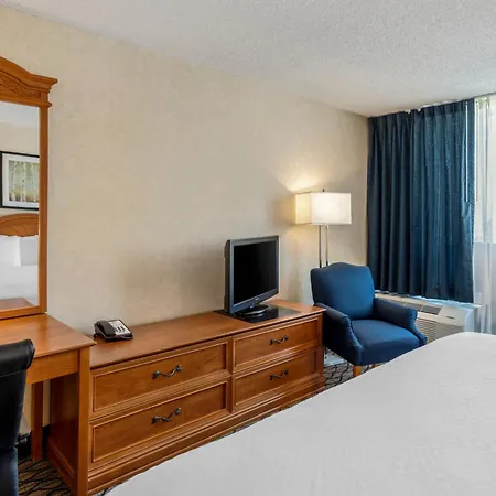 Clarion Hotel Anaheim Resort-3
